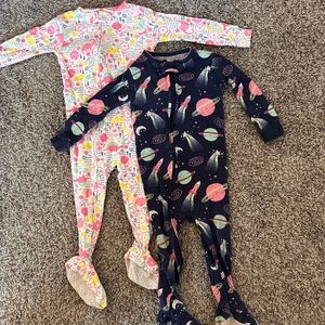 Carter’s | 2pairs Baby Girl long onesie pajamas | size 12m